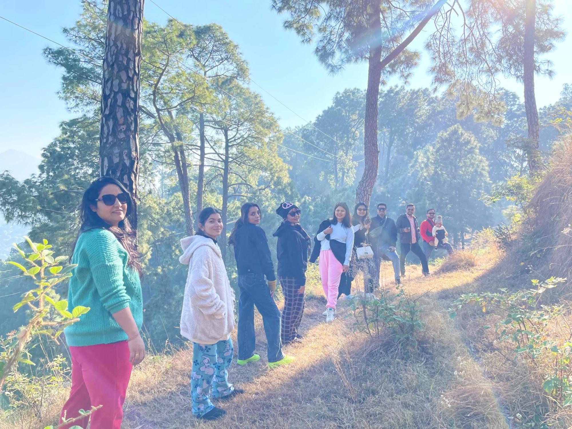 The Auriga 3Bhk Fully Entair Villa With Bonfire In Kasauli I Pvt Stay I Open Air Terrace I Kitchen Livingroom I Lawn Bonfire I Gaming Zone Exterior photo