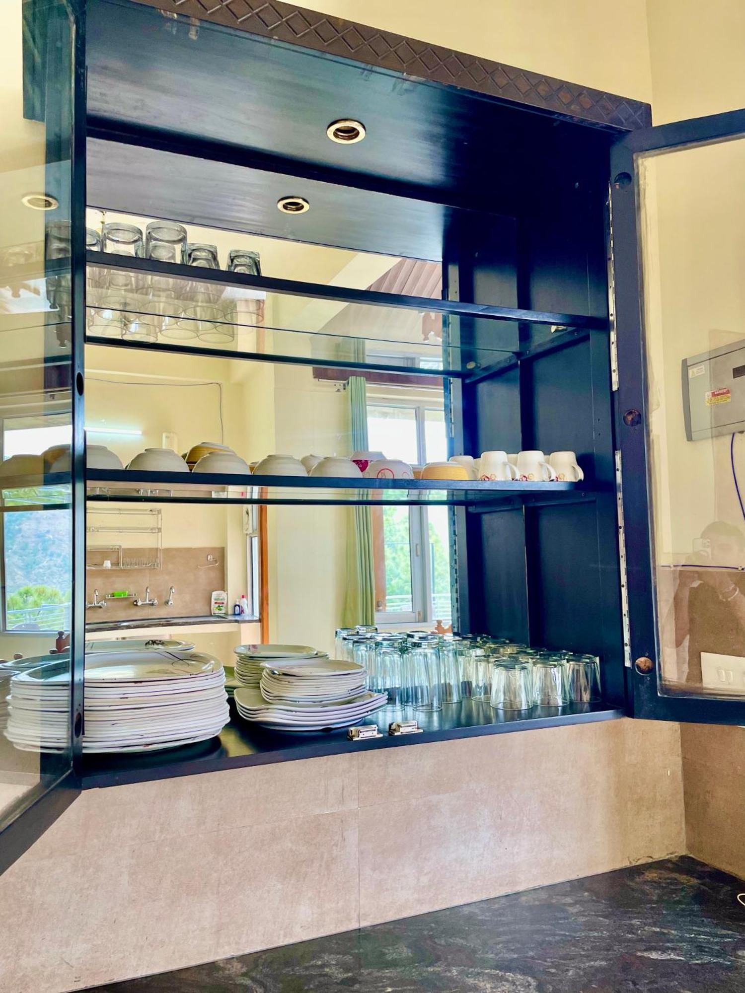 The Auriga 3Bhk Fully Entair Villa With Bonfire In Kasauli I Pvt Stay I Open Air Terrace I Kitchen Livingroom I Lawn Bonfire I Gaming Zone Exterior photo