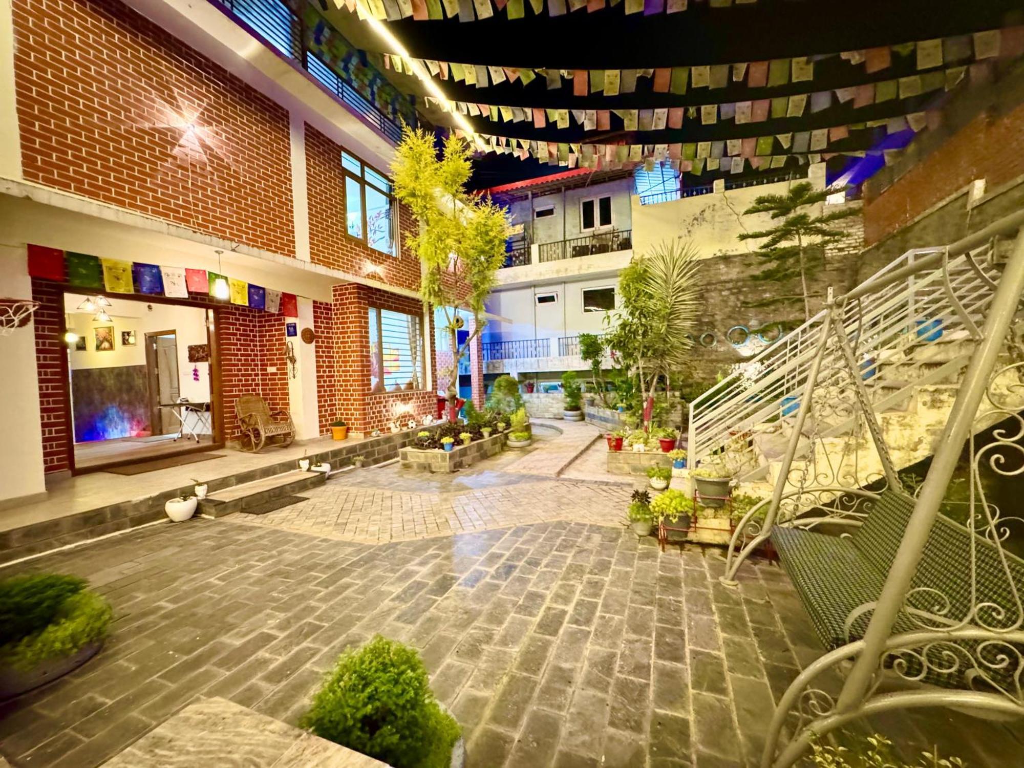 The Auriga 3Bhk Fully Entair Villa With Bonfire In Kasauli I Pvt Stay I Open Air Terrace I Kitchen Livingroom I Lawn Bonfire I Gaming Zone Exterior photo